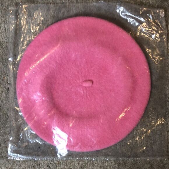 Vintage 1980’s Pretty in Pink 100% Wool Ultrabasque Beret | Brand New - Picture 5 of 5